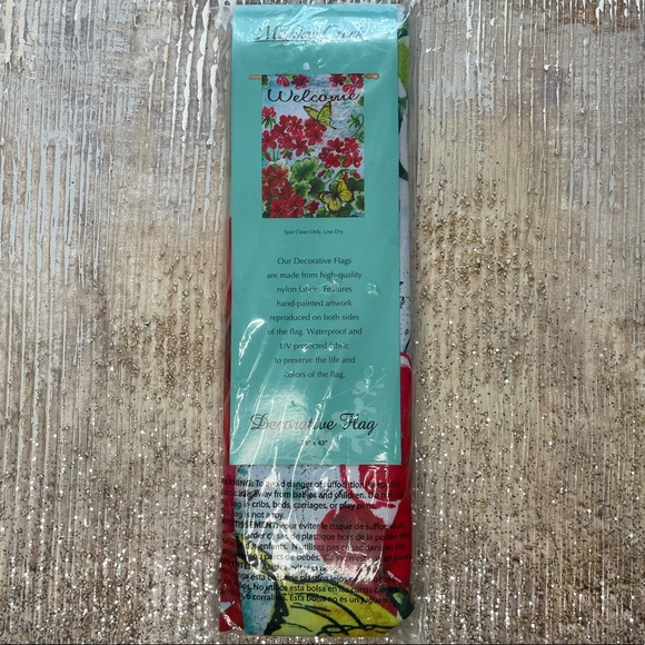 Meadow Creek Outdoor Hanging Flag - Picture 3 of 4